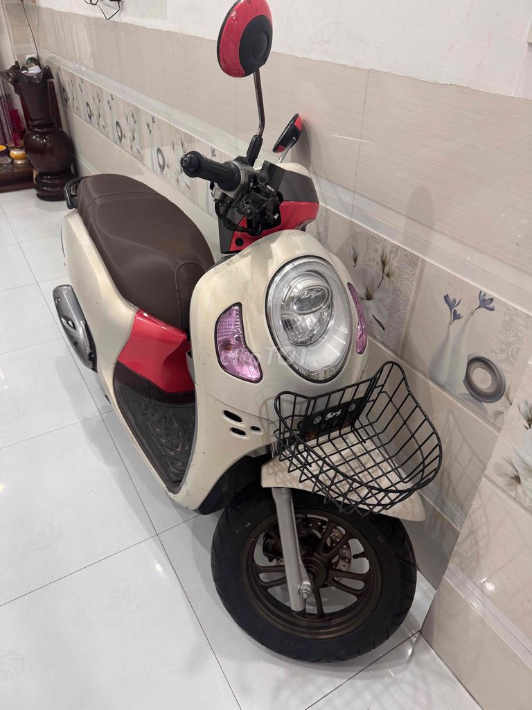 Honda Scoopy 2014 белый, ключ Smartkey