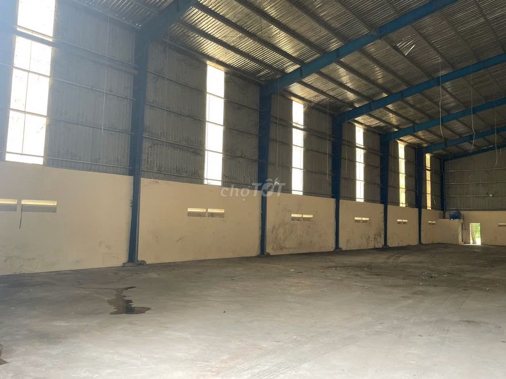 Cho thuê Xưởng 1100m2 giá 90tr/th, đường Lê văn quới, cont40f vào OK