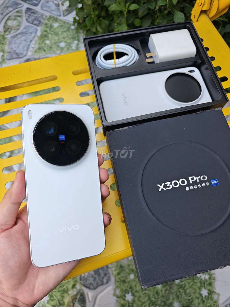 Vivo  X300 Pro 12GB 256GB Trắng đẹp keng FullBox.. Mua bán Điện thoại tại Thành phố Mỹ Tho Tiền Giang được đăng bởi Phước Lộc Mobile Mỹ Tho hình 1