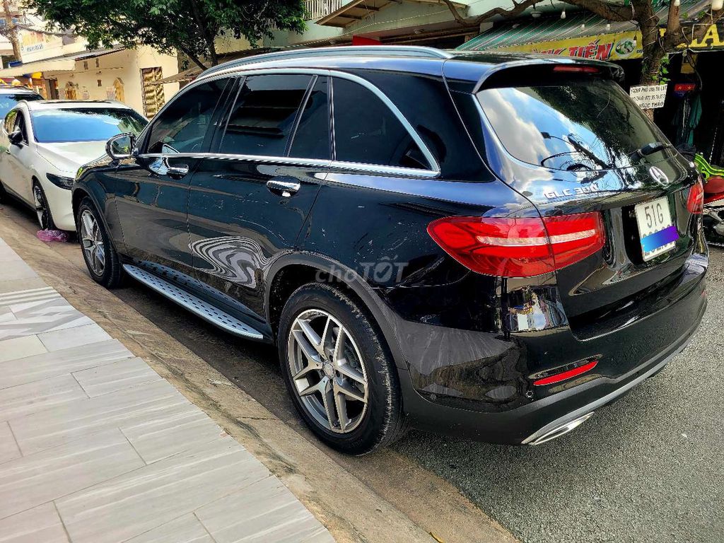 Mercedes GLC300 4Matic 12/2016 - 1 chủ từ đầu. Mua bán Ô tô tại Quận 11 Tp Hồ Chí Minh được đăng bởi Hoàng Phúc hình 4