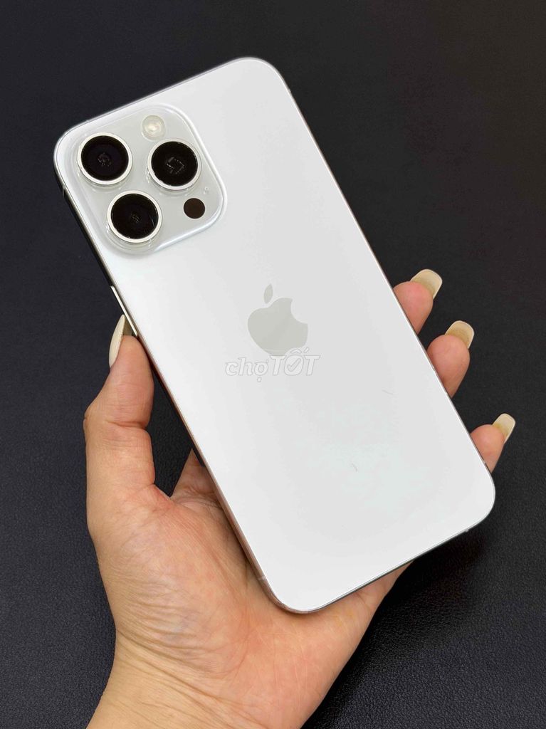 🍎𝐓𝐡𝐚𝐧𝐡 𝐥𝐲́🍎𝟏𝟓𝐏𝐫𝐨𝐌𝐚𝐱 𝐓𝐫𝐚̆́𝐧𝐠 𝟐𝟓𝟔𝐆 𝐯𝐢𝐞̂̀𝐧 𝐱𝐚̂́𝐮 ,𝐏𝐢𝐧 𝟖𝟕%👇. Mua bán Điện thoại tại Quận Hải An Hải Phòng được đăng bởi Phạm Huyền Hoàng Dũng Mobile  hình 1