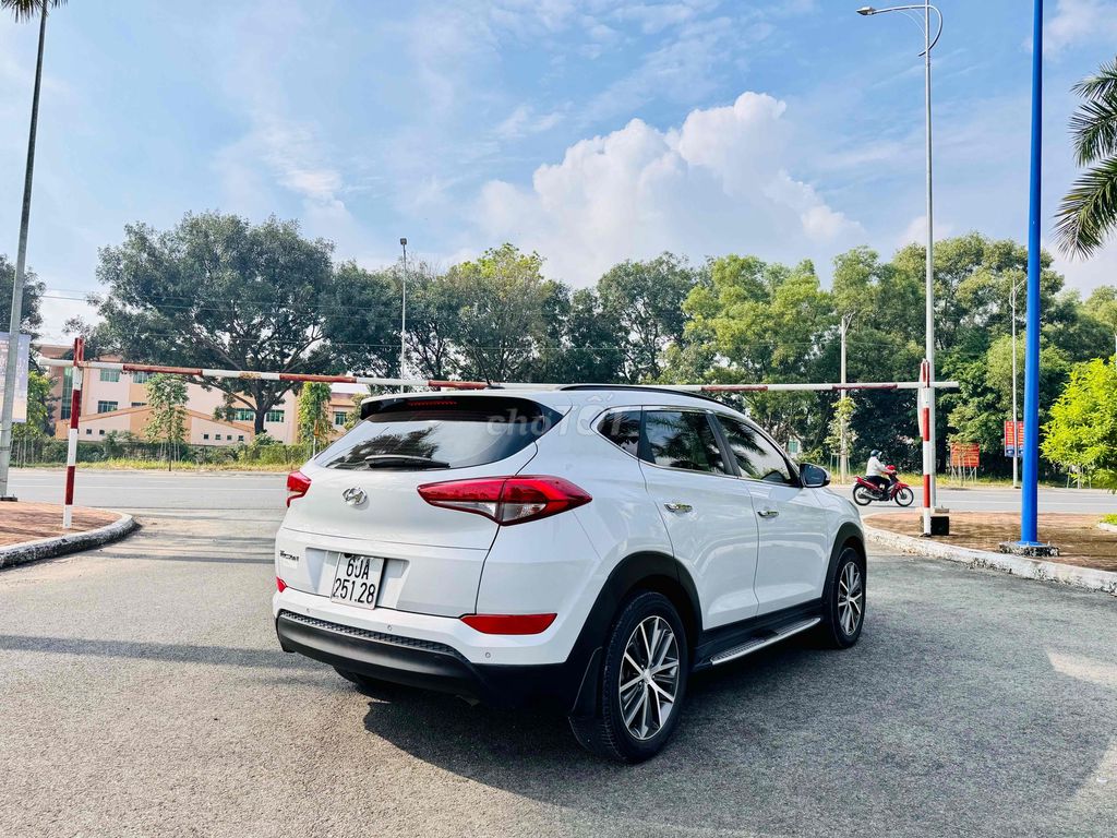 Hyundai Tucson 2015 2.0 AT bản Full nhập cực ngon. Mua bán Ô tô tại Thành phố Thủ Đức Tp Hồ Chí Minh được đăng bởi Trần Quốc Bảo hình 4