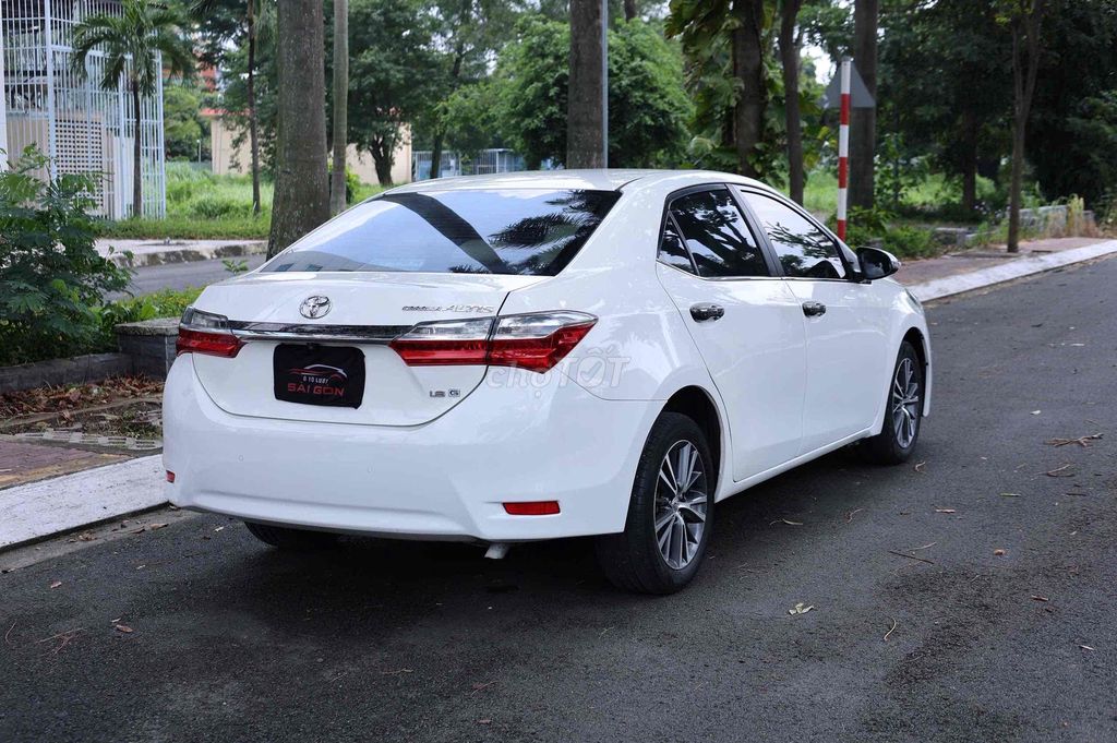 Toyota Altis 1.8G 2018 белый 70 000 км