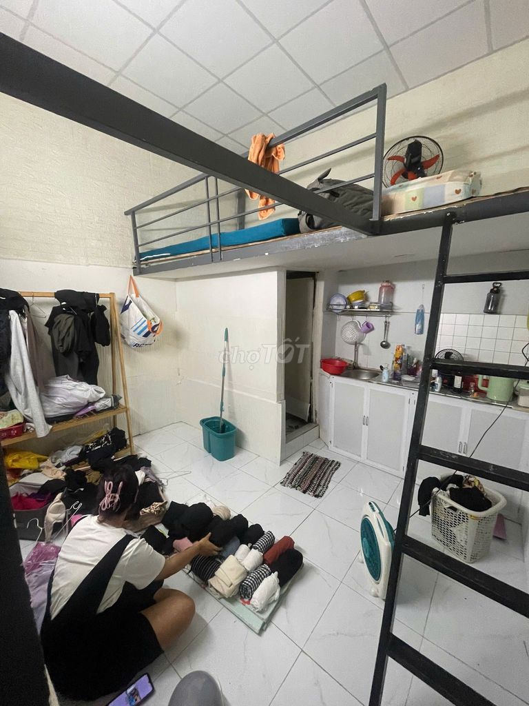 Phòng 1tr8 ở 2177/6 Huỳnh Tấn Phát, ngay kho B, Trường Lâm Văn Bền
