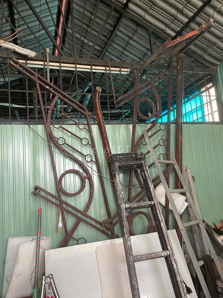 Cầu thang Sắt đặc Gỗ căm xe 10m. Mua bán Nội thất, đồ gia dụng khác tại Quận Tân Phú Tp Hồ Chí Minh được đăng bởi Ánh Hương hình 1