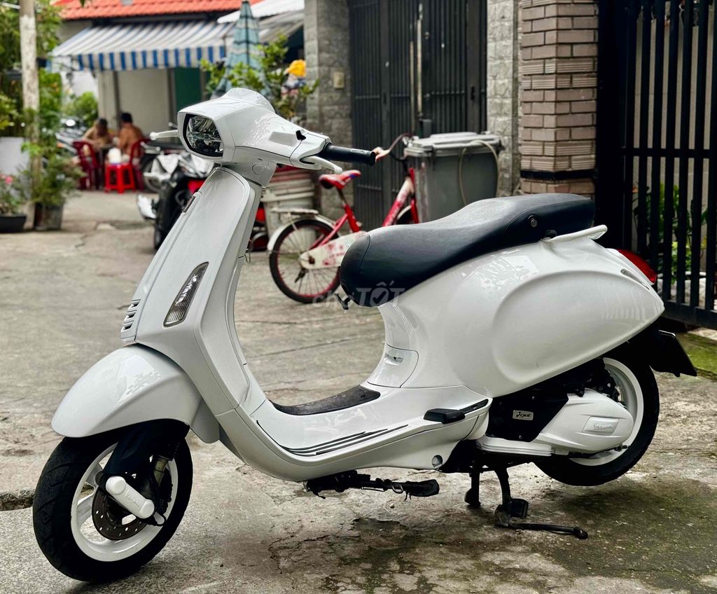 Vespa Sprint 2016 bstp chính chủ cần bán. Mua bán Xe máy tại Quận Gò Vấp Tp Hồ Chí Minh được đăng bởi Khanh hình 3