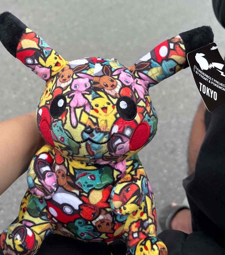 Gấu bông Pikachu phiên bản Limited Tokyo full ạ