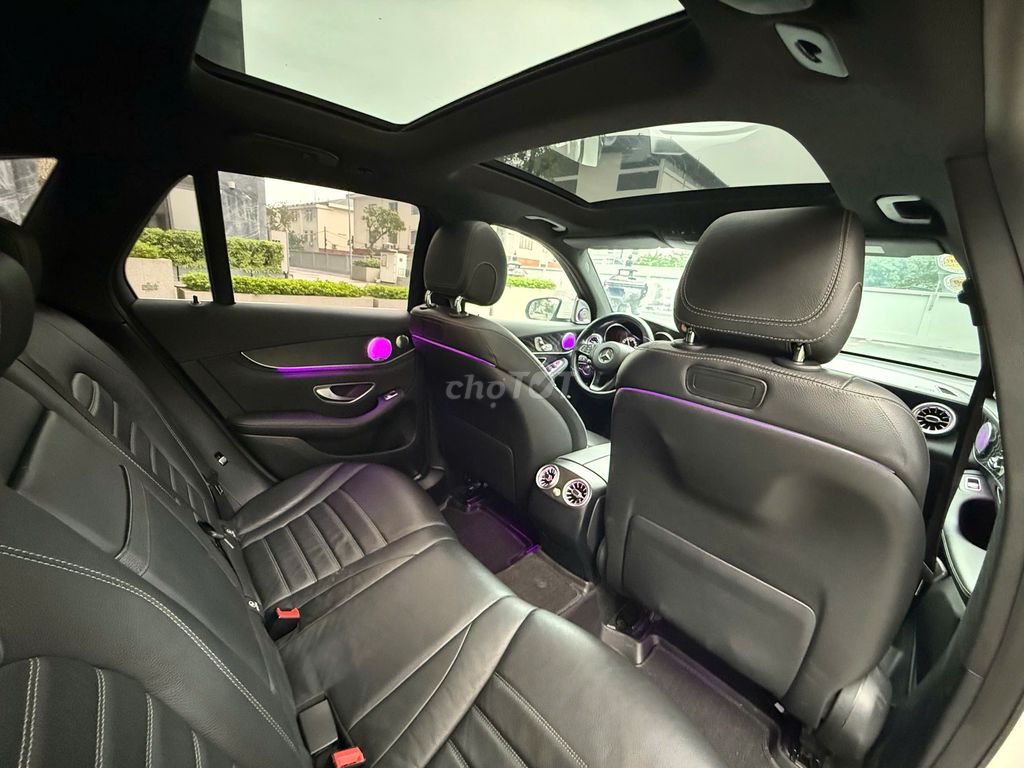 Mercedes GLC300 2018 model 2019 màu trắng. Mua bán Ô tô tại Quận Thanh Xuân Hà Nội được đăng bởi Nguyễn Tuấn Hoàng hình 8
