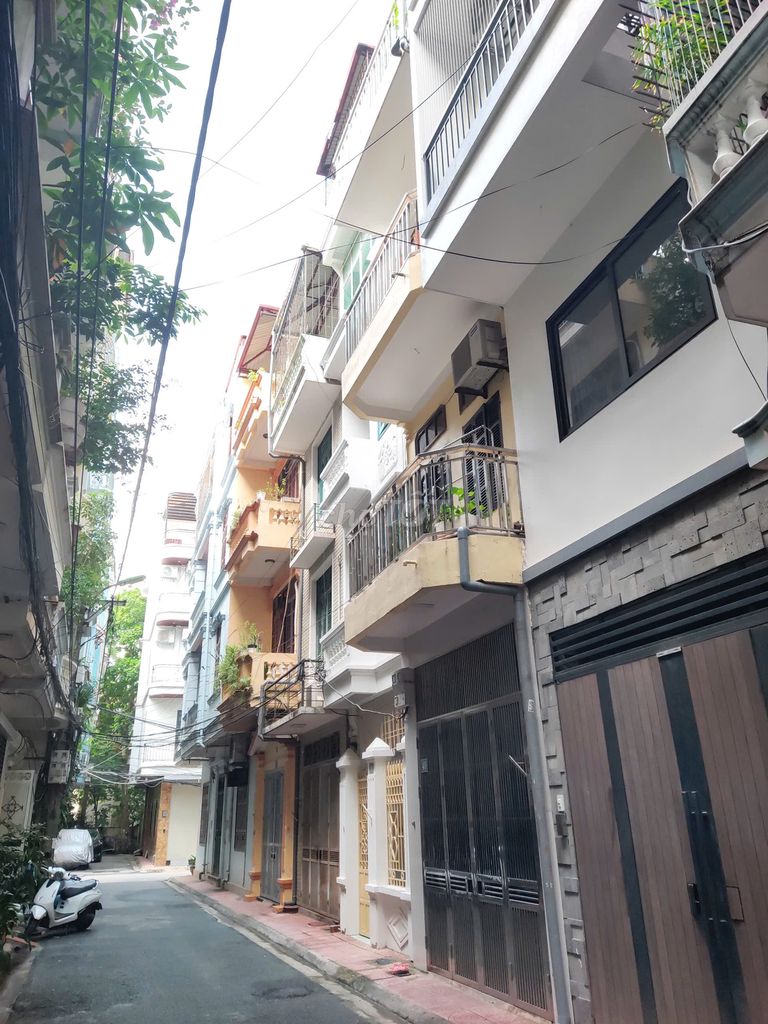 Nhà nguyên căn 5T 6N gần Hoàng Quốc Việt, ô tô phân lô, chỉ 14.5 triệu