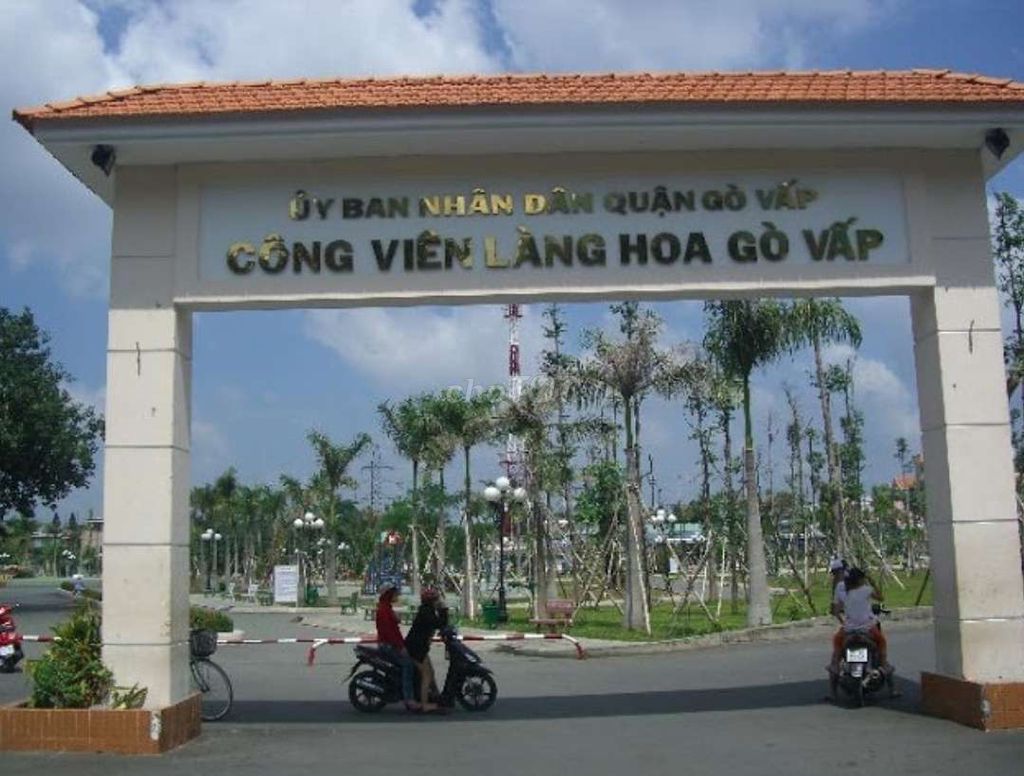 Nhà Khu BT Làng Hoa-P9. DT 5x18m: 3,5 tấm