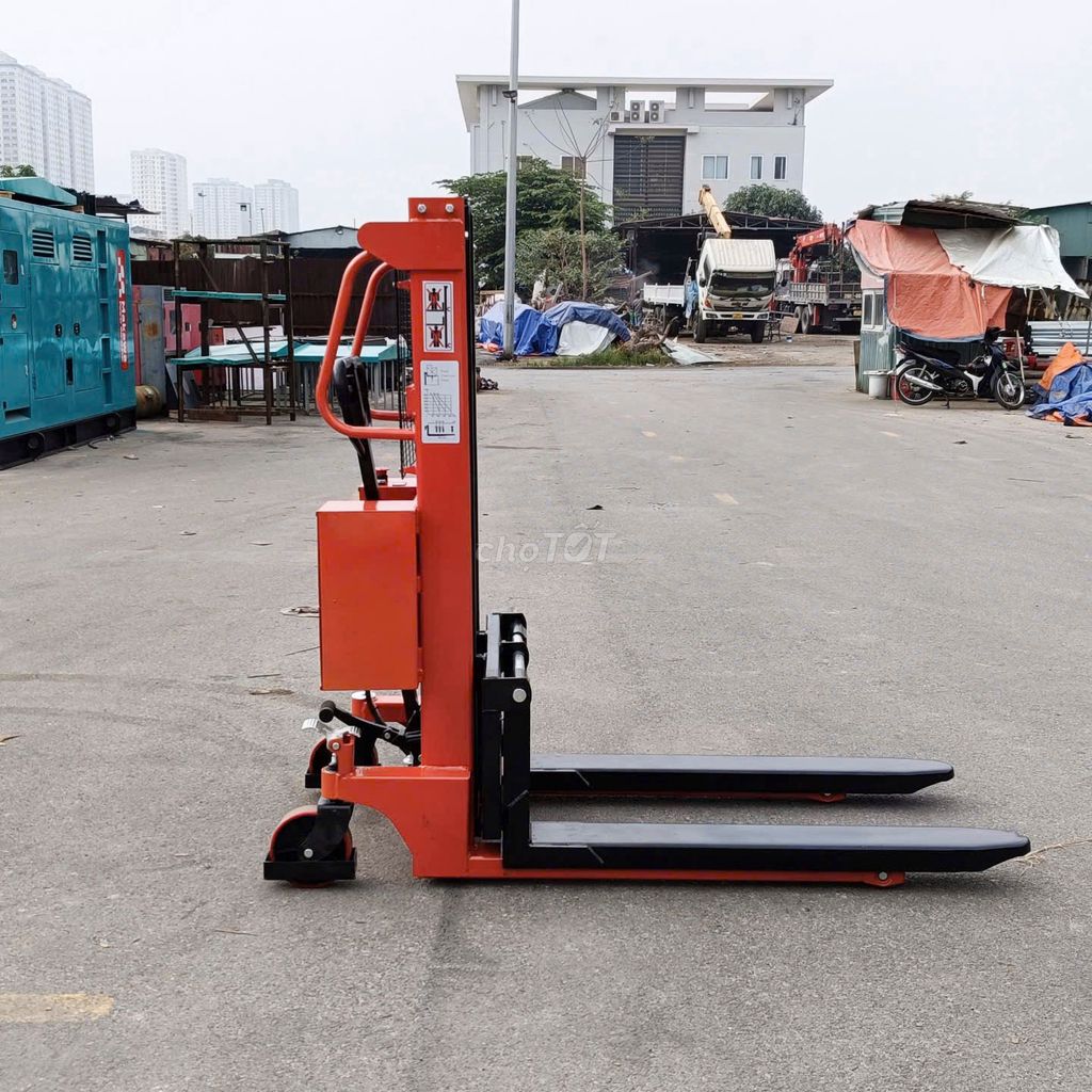 THANH LÝ NHANH XE NÂNG HÀNG BẰNG ĐIỆN 1.5T 2M. Mua bán Đồ chuyên dụng, Giống nuôi trồng tại Huyện Quế Võ Bắc Ninh được đăng bởi Nguyễn thị cúc hình 1