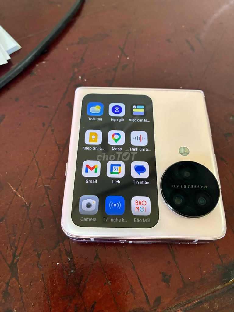 Oppo Find N3 Flip Hồng Hư màn trong. Mua bán Điện thoại tại Quận Sơn Trà Đà Nẵng được đăng bởi Kỷ Niệm hình 1