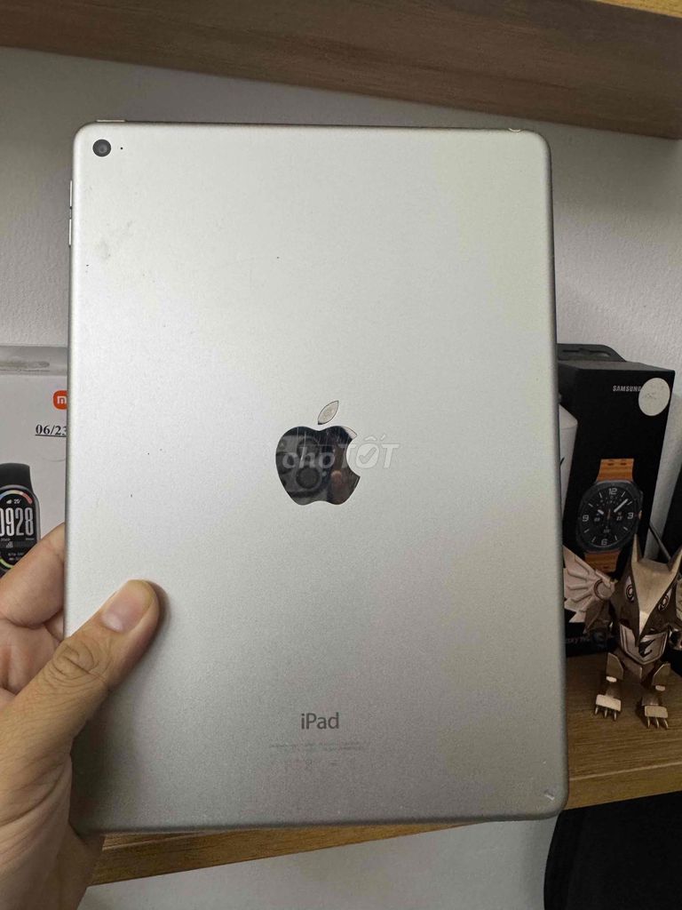 Apple iPad Air 2 Bạc. Mua bán Máy tính bảng tại Quận 3 Tp Hồ Chí Minh được đăng bởi Phone27 hình 1