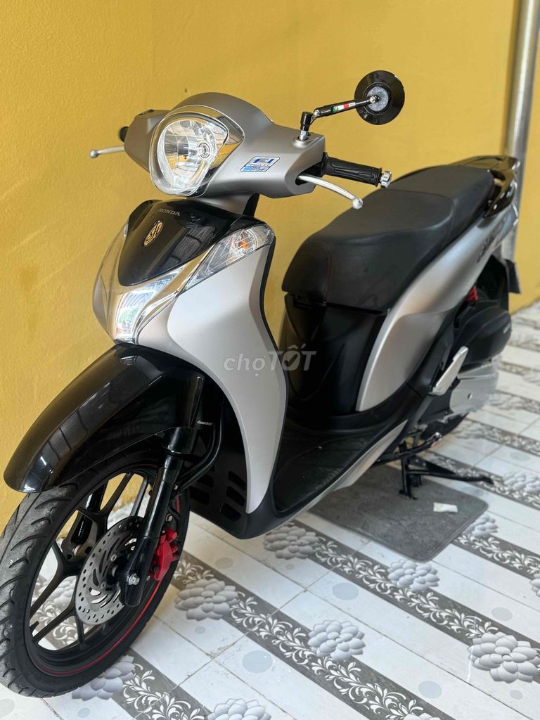 Honda SH Mode 2018 Xám lông chuột. Mua bán Xe máy tại Quận Sơn Trà Đà Nẵng được đăng bởi Minh Dũng bán trả góp 136 vân đồn  hình 5