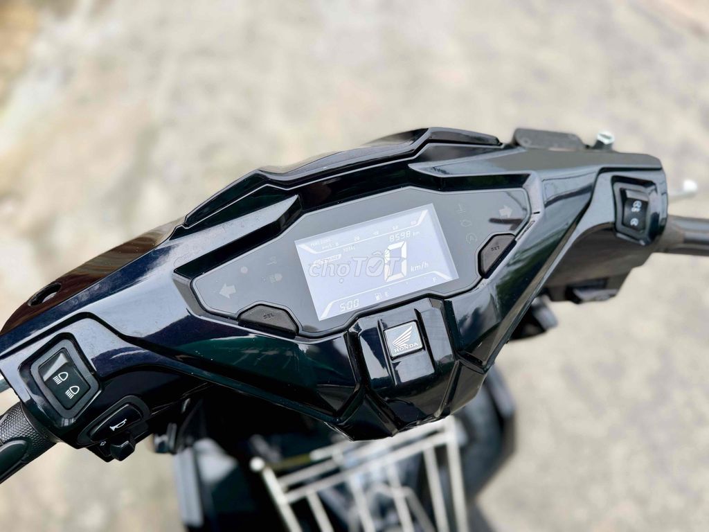 Honda Air Blade 125 2025 чёрный 8.000 км