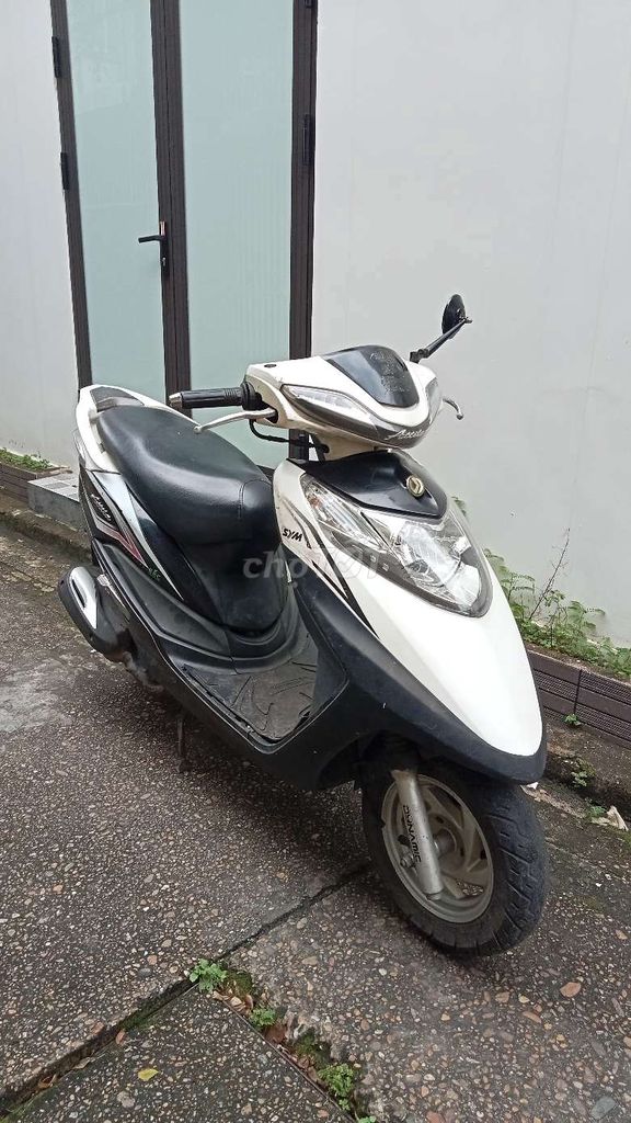 SYM Attila Victoria 2014 Trắng đen. Mua bán Xe máy tại Quận Thanh Khê Đà Nẵng được đăng bởi Trần Khải hình 1