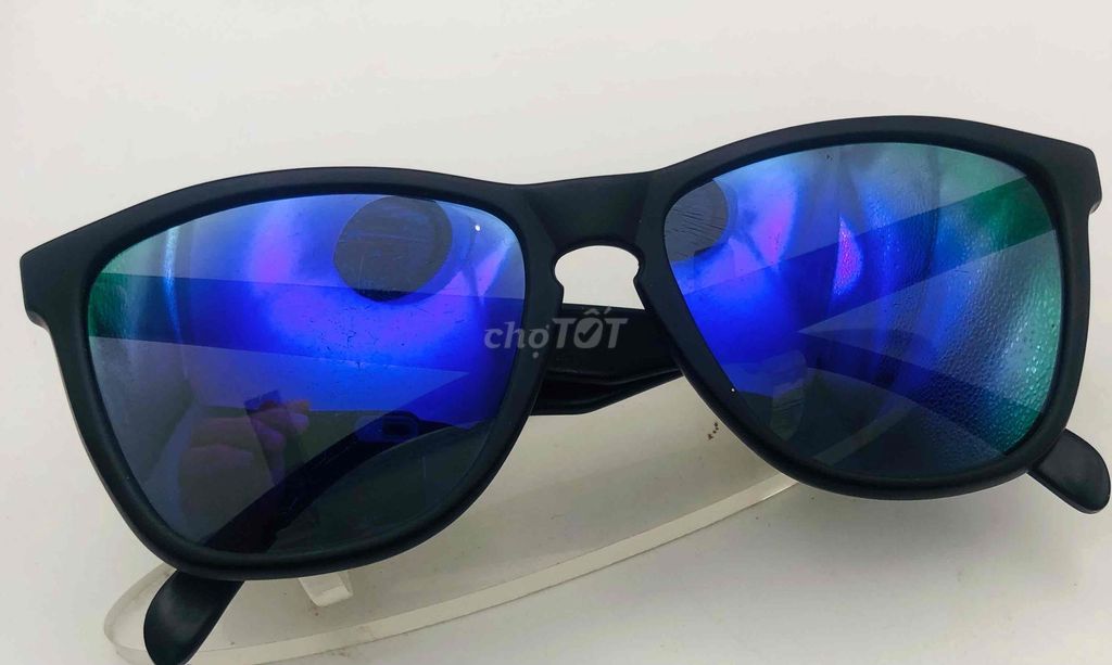 Kính râm Oakley Frogskins Đen. Mua bán Phụ kiện thời trang khác tại Huyện Thanh Trì Hà Nội được đăng bởi Hoài niệm shop hình 1