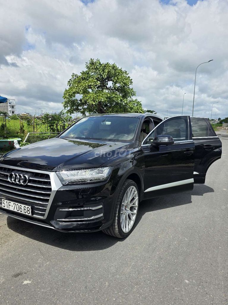 Audi Q7 2016 черный 160 тыс. км