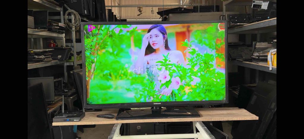 Tivi Samsung 40 inch Kèm Android Box. Mua bán Tivi, Âm thanh tại Huyện Châu Thành Bến Tre được đăng bởi Sinh hình 1