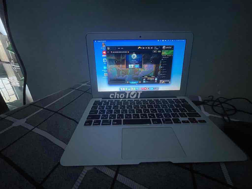 Apple MacBook Air i5 4GB/121GB máy còn mới đẹp. Mua bán Laptop tại Quận Tân Phú Tp Hồ Chí Minh được đăng bởi vương hình 1