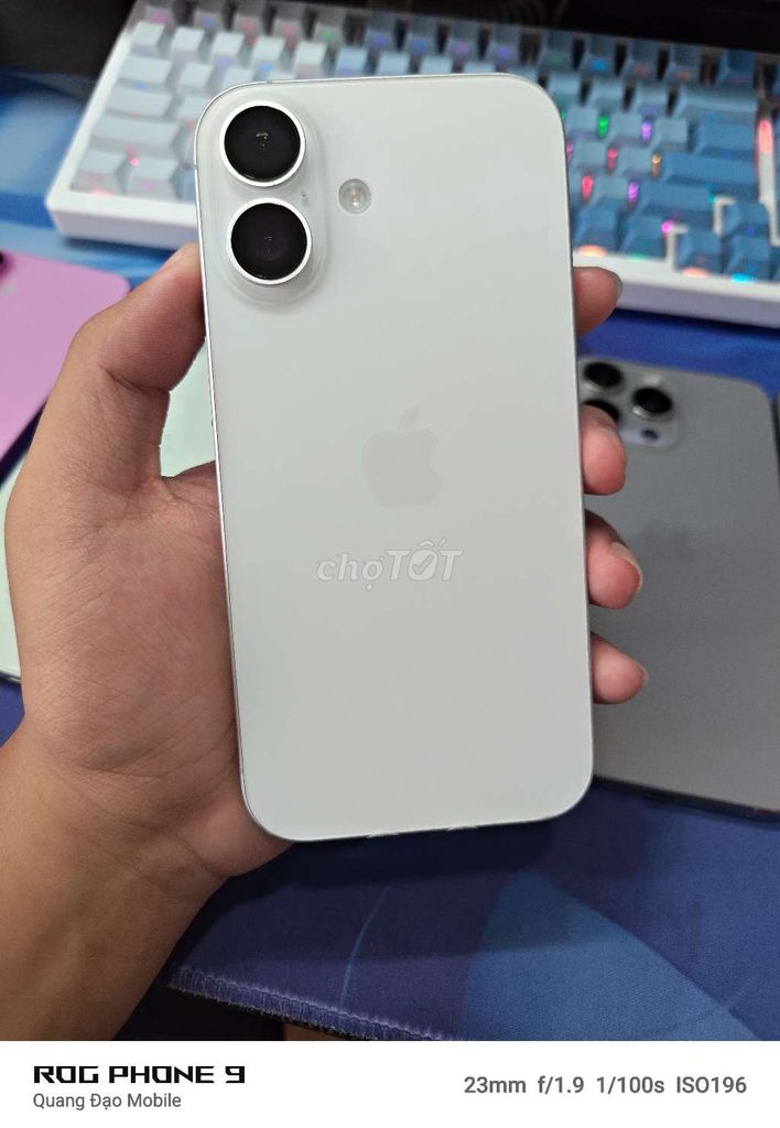 iPhone 16 màu trắng 128GB J/A có khay sim, zin áp. Mua bán Điện thoại tại Quận Hà Đông Hà Nội được đăng bởi Đạo Nguyễn hình 1