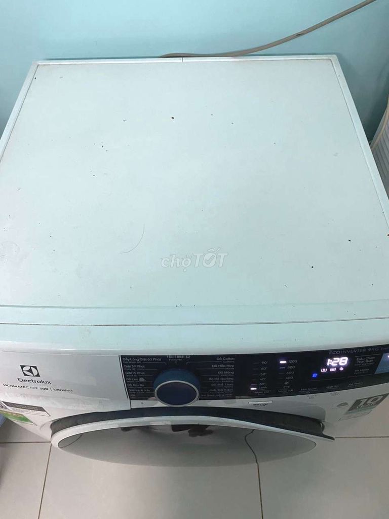 Cần bán máy giặt Electrolux Inverter 9 kg