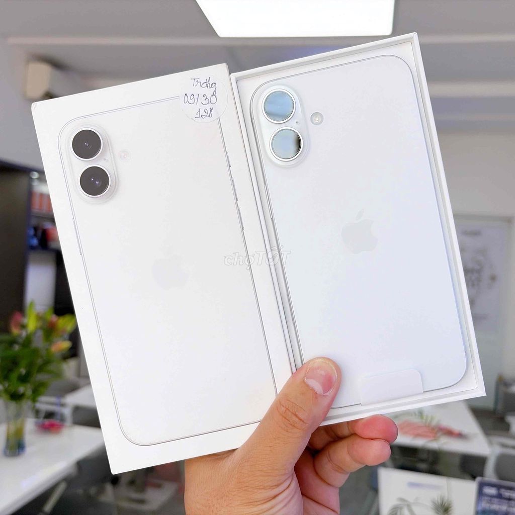 iPhone 16 Plus 128GB Trắng VN/A TGDD Pin 100%. Mua bán Điện thoại tại Huyện Long Thành Đồng Nai được đăng bởi Gume Mobile Long Thành hình 1