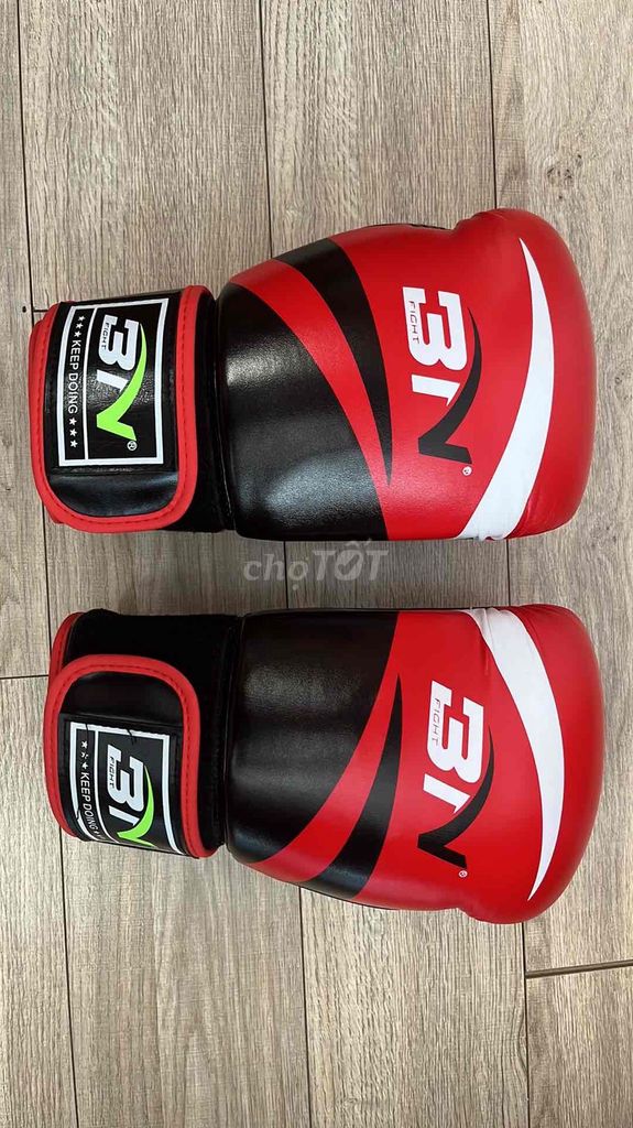 Găng tay boxing BN 10OZ Đỏ, Đen