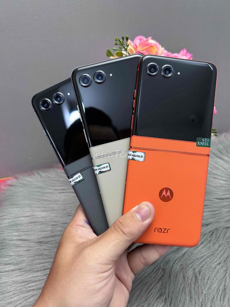 Motorola Razr 50 Đen. Mua bán Điện thoại tại Quận Gò Vấp Tp Hồ Chí Minh được đăng bởi Tài Nguyễn  hình 1