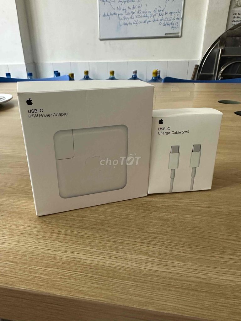 Mình cần ra đi dock + dây 61W macbook New