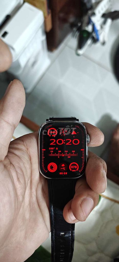 Smartwatch màn amoled tần số quét 144hz, pin trâu