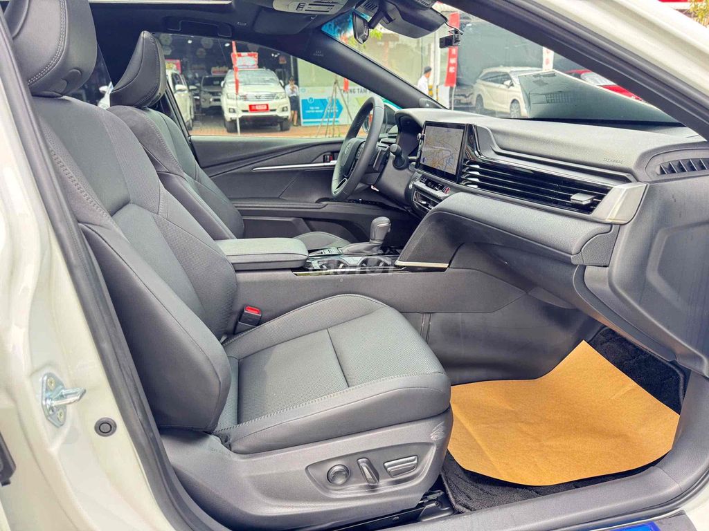 Camry 2025 2.5 HEV Top siêu mới. Mua bán Ô tô tại Quận Gò Vấp Tp Hồ Chí Minh được đăng bởi Nguyễn An hình 4