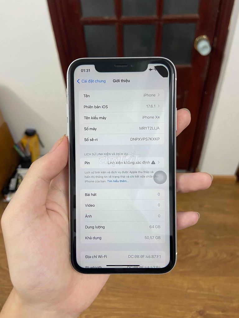iphone xr trắng 64gb zin máy đẹp keng bị đốm ở góc