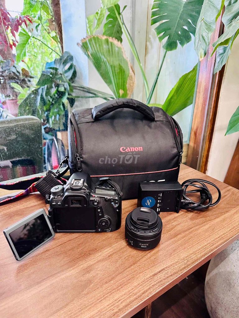Máy ảnh Canon 70D Đen. Mua bán Máy ảnh, Máy quay tại Quận 10 Tp Hồ Chí Minh được đăng bởi Huyn Bin hình 1