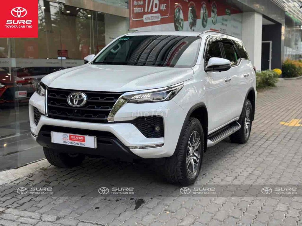 Toyota Fortuner dầu tự động 1 câu 2023 - 15.000 km