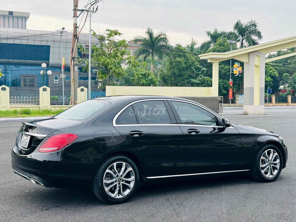 Mercedes Benz C Class 2018 C200 - 28732 km. Mua bán Ô tô tại Quận Cầu Giấy Hà Nội được đăng bởi Tuấn hình 7