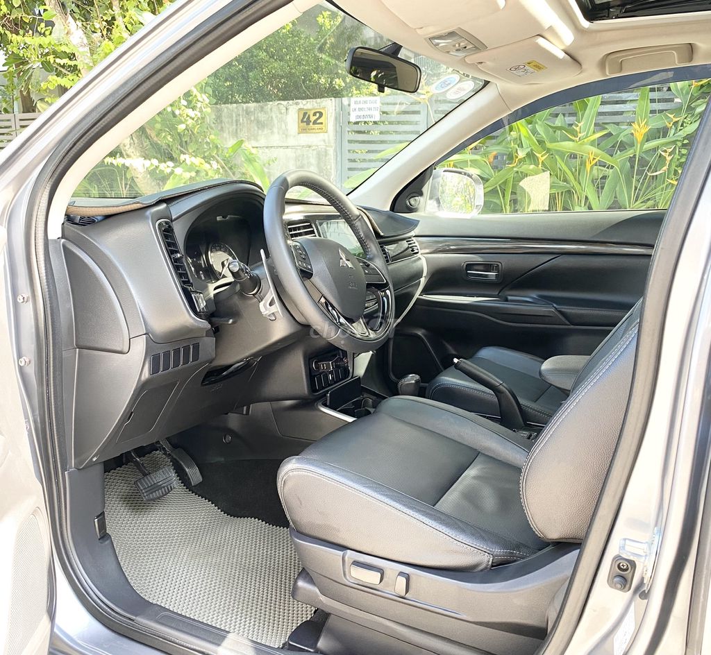Mitsubishi Outlander 2019 2.0 CVT Premium - 1 chủ. Mua bán Ô tô tại Thành phố Thủ Đức Tp Hồ Chí Minh được đăng bởi HƯNG PHÁT AUTO hình 7