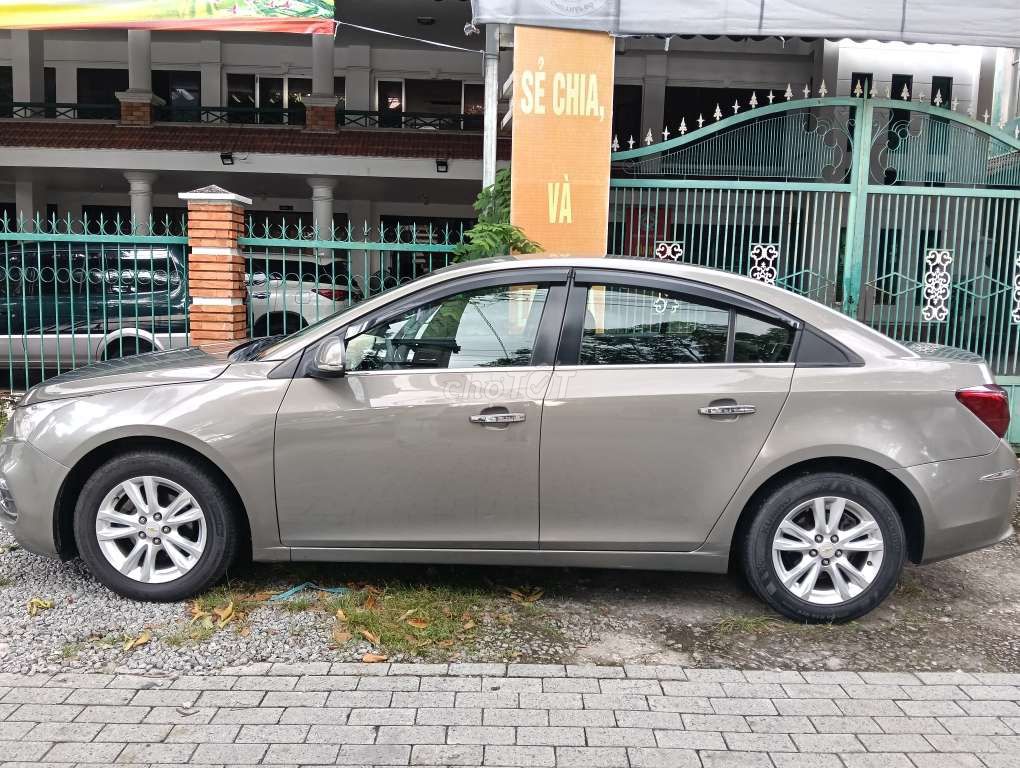 Chevrolet Cruze LT 1.6 sx 2018 số sàn. Mua bán Ô tô tại Thành phố Thủ Dầu Một Bình Dương được đăng bởi Phan Hoàng Ân hình 6