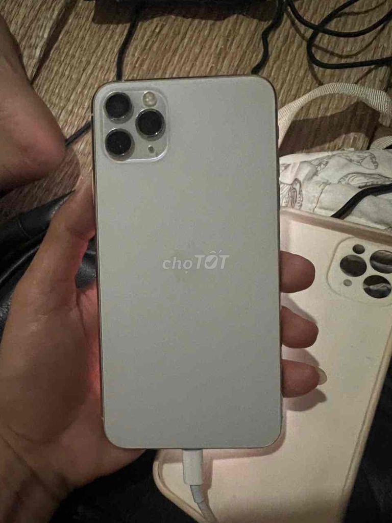 Apple iPhone 11 Pro Max 64GB trắng. Mua bán Điện thoại tại Huyện Chợ Lách Bến Tre được đăng bởi Kaka hình 1