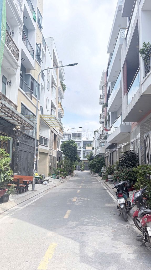 Bán Gấp Nền Đẹp Bình Tân 5.5x9.18m, Đường 7m Thông Thoáng, Gần Aeon