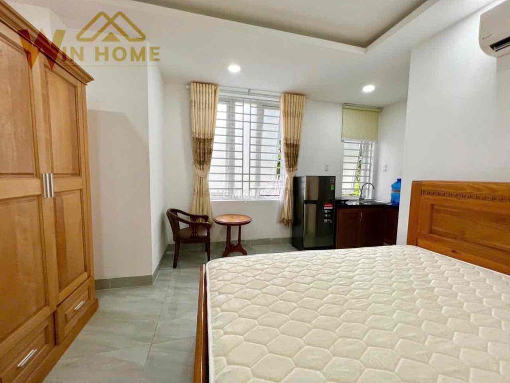 Studio thang máy - Ngay Học viện Hàng Không / Etown CH / K300