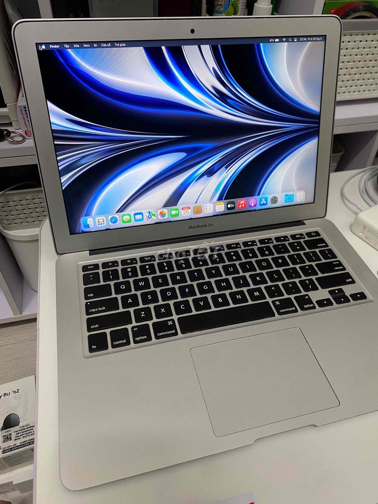 Apple MacBook Air 2017 i5 8GB/128GB Bạc. Mua bán Laptop tại Quận 8 Tp Hồ Chí Minh được đăng bởi Trần Huy hình 1