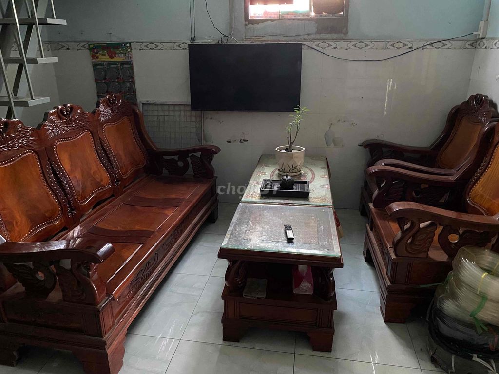 Bộ bàn ghế Gỗ tự nhiên Nâu. Mua bán Bàn ghế tại Huyện Nhà Bè Tp Hồ Chí Minh được đăng bởi ngô xuân quyền hình 1