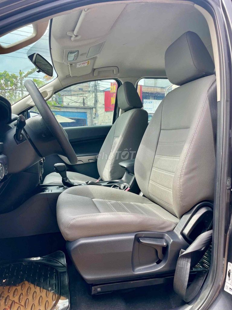 bán tải ford ranger xls 2019 nhập thái. Mua bán Ô tô tại Thành phố Dĩ An Bình Dương được đăng bởi Huy Luân Auto hình 4