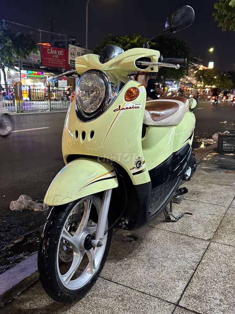 Кремовое золото Yamaha Mio Classico 2013