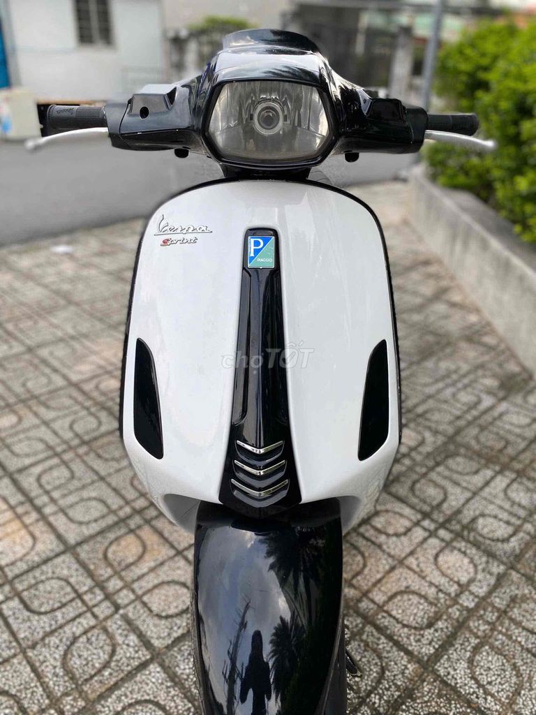 Vespa Sprint 125 3Vie 2015 Trắng đen Sporty BSTP. Mua bán Xe máy tại Thành phố Thủ Đức Tp Hồ Chí Minh được đăng bởi Xe Máy Sơn Thủ Đức hình 2