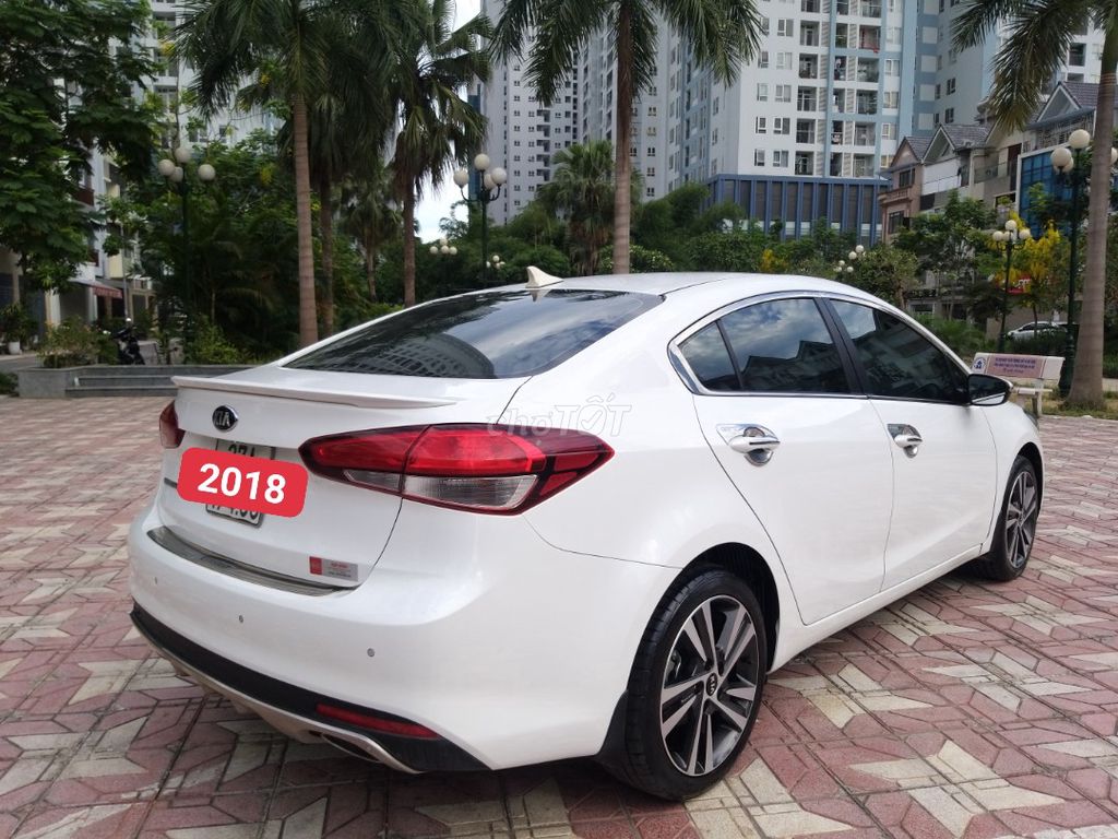 0985242081 - Kia Cerato 1.6AT 2018 chạy1,8 van,siêu lướt