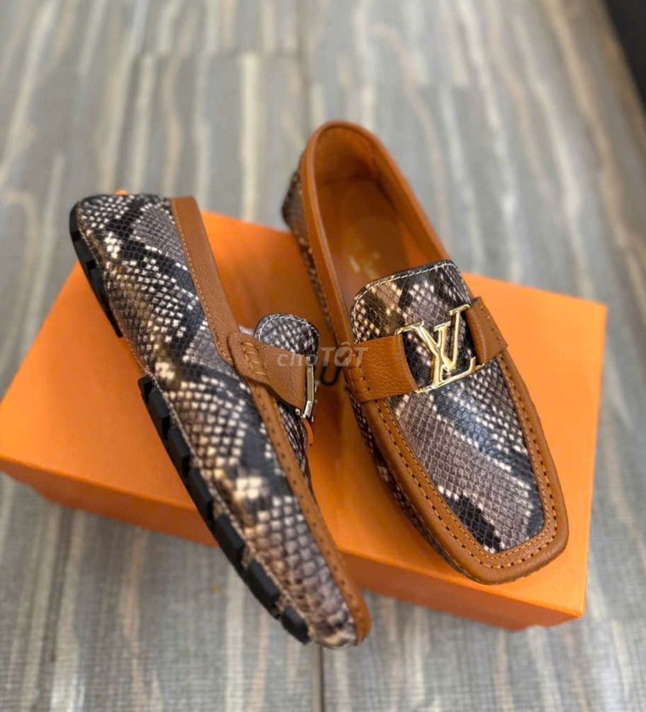 Giầy LV đỉnh cao .. Mua bán Giày dép tại Quận Gò Vấp Tp Hồ Chí Minh được đăng bởi Anh Ba  Hàng hiệu tuyển Chuyên bán Online uy tín hình 5