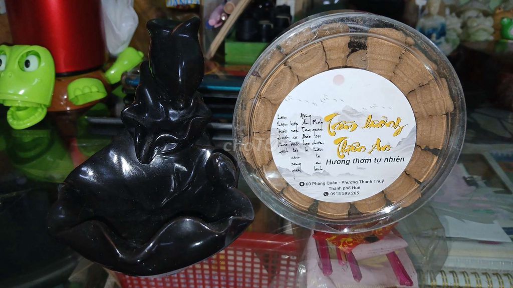 Thác khói trầm hương Gốm sứ Đen trang trí. Mua bán Cây cảnh, đồ trang trí tại Quận 8 Tp Hồ Chí Minh được đăng bởi Vi Nguyễn  hình 1