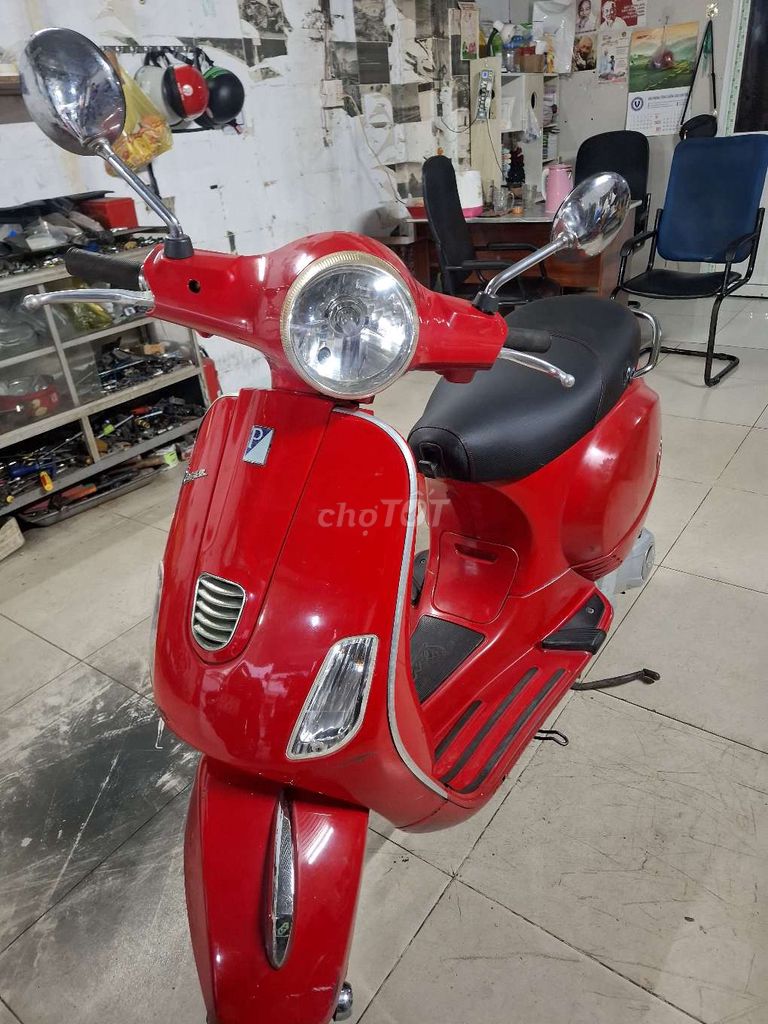 Piaggio Vespa Fi 2017 Красный Скутер